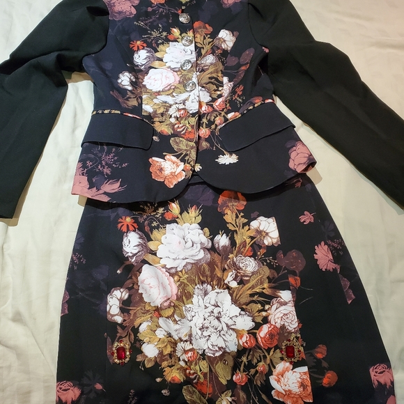 Dress - Picture 3 of 3